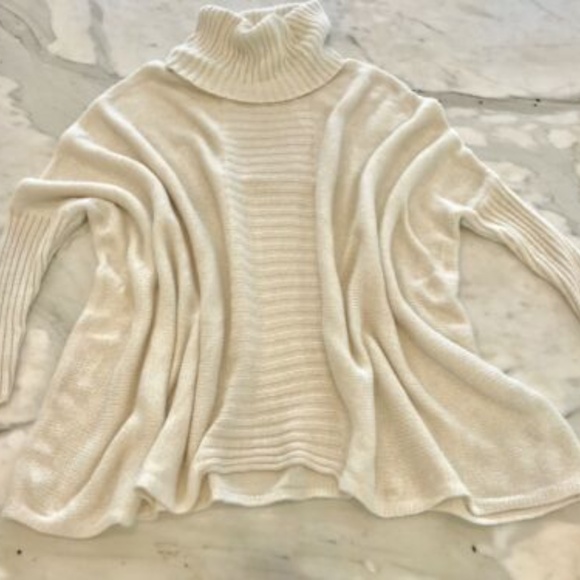 DKNY IVORY TURTLENECK PONCHO SWEATER SIZE SMALL - Picture 5 of 11